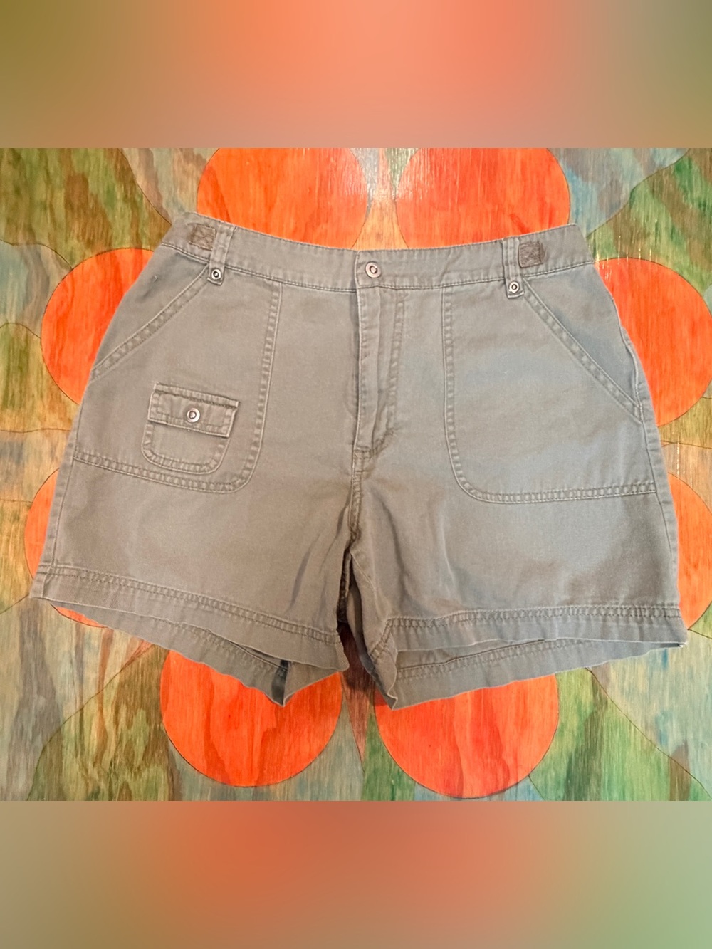 St John’s Bay Sage Green Cotton Utility Cargo Shorts Size 6 27 Inch Waist Pull O